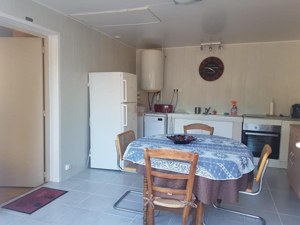 Charmante Maisonnette 2 Personnes Avec Wifi Surgères Εξωτερικό φωτογραφία